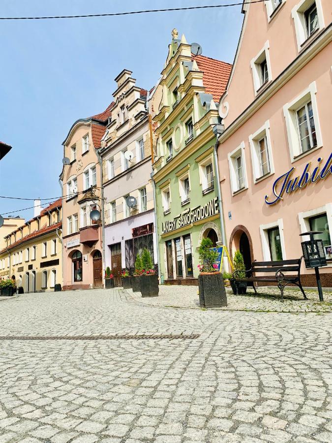Apartament W Centrum Miasta Z Darmowym Parkingiem Dla Dwojga -Apartamenty Pod Zlotym Lwem Klodzko Bagian luar foto