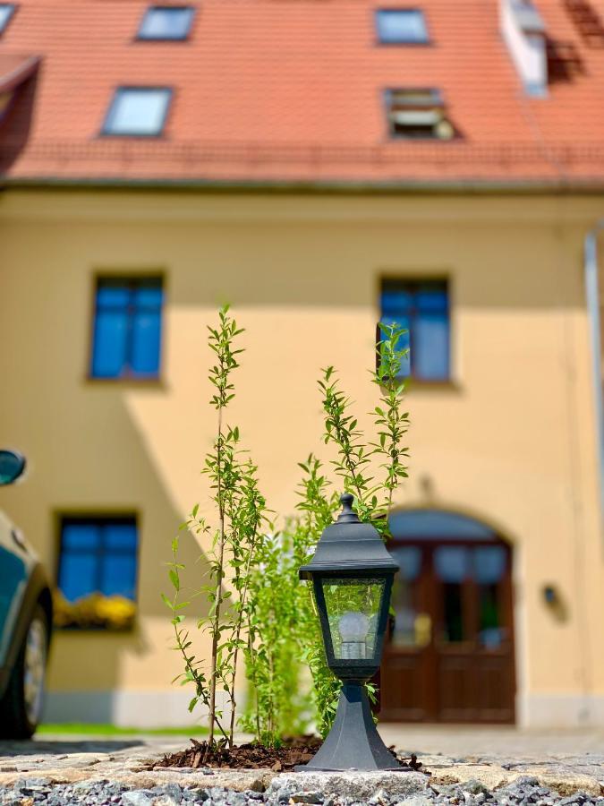Apartament W Centrum Miasta Z Darmowym Parkingiem Dla Dwojga -Apartamenty Pod Zlotym Lwem Klodzko Bagian luar foto