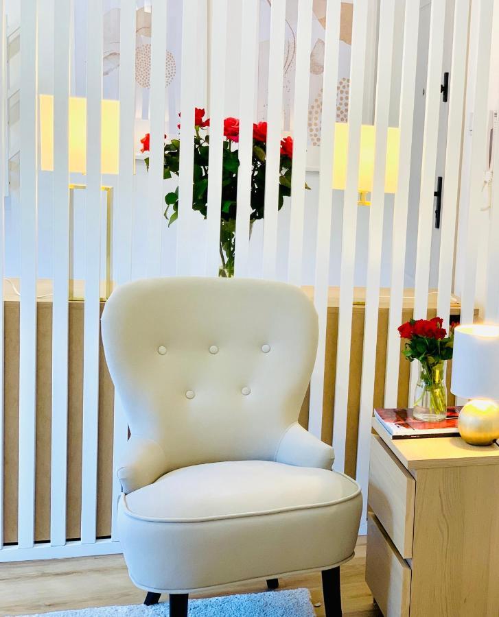 Apartament W Centrum Miasta Z Darmowym Parkingiem Dla Dwojga -Apartamenty Pod Zlotym Lwem Klodzko Bagian luar foto