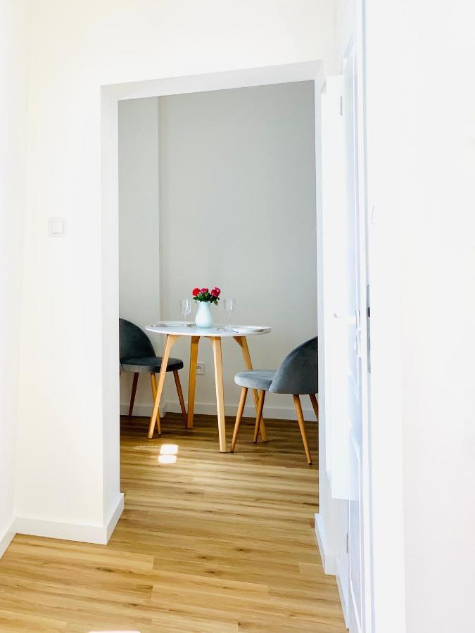 Apartament W Centrum Miasta Z Darmowym Parkingiem Dla Dwojga -Apartamenty Pod Zlotym Lwem Klodzko Bagian luar foto