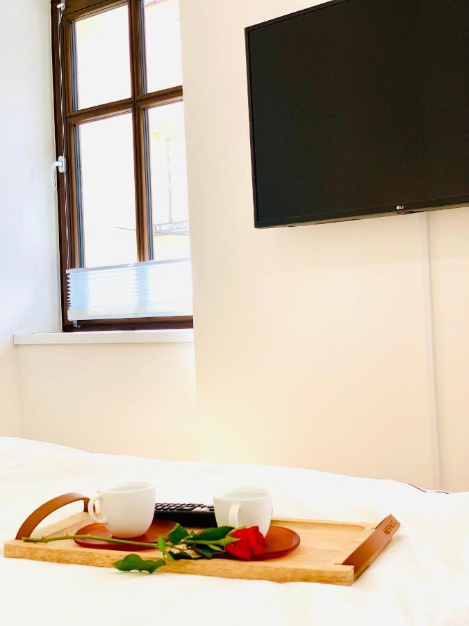 Apartament W Centrum Miasta Z Darmowym Parkingiem Dla Dwojga -Apartamenty Pod Zlotym Lwem Klodzko Bagian luar foto